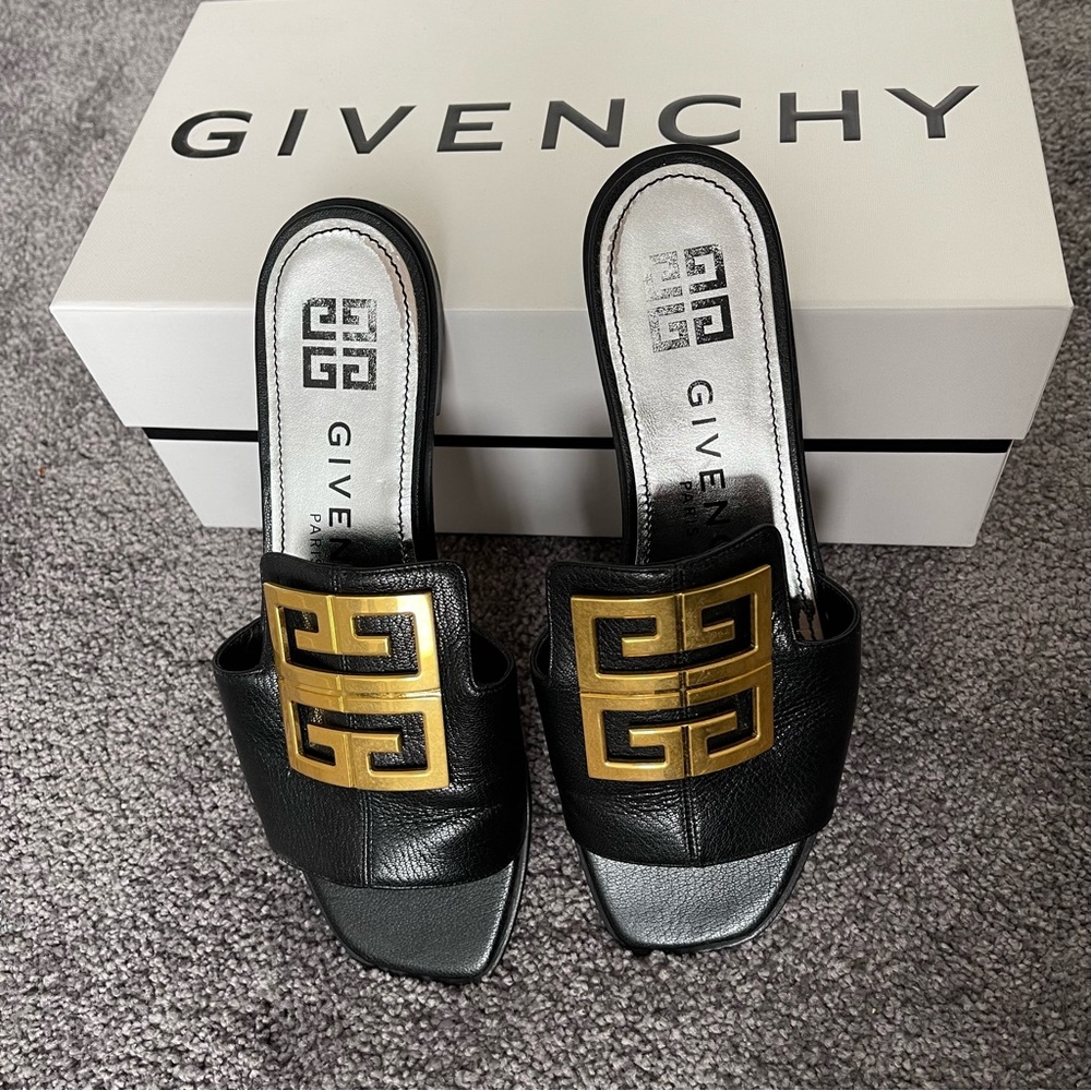Givenchy 4G Logo Mules, Slides, Sandals in Black Leather & Gold – EU 38 / US 8 - Picture 2 of 8